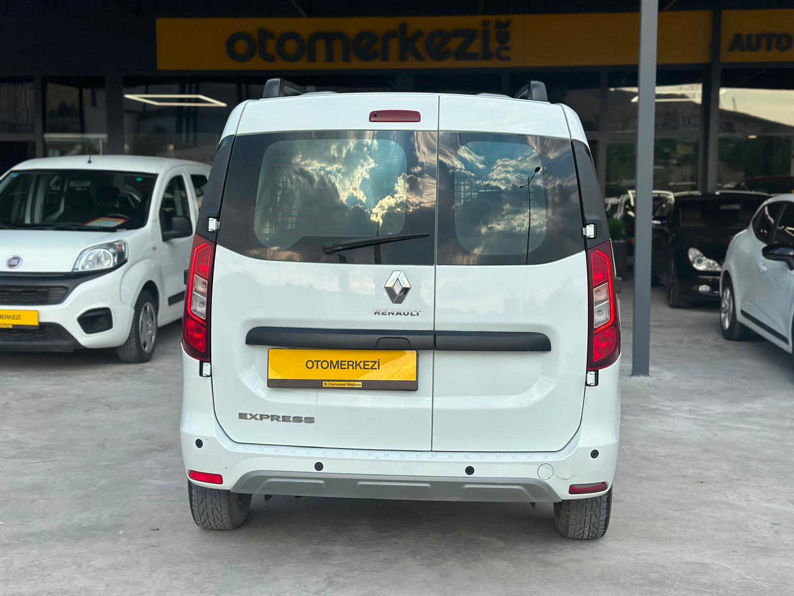 RENAULT EXPRESS 4